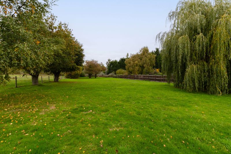 6 Rushton Avenue South Godstone